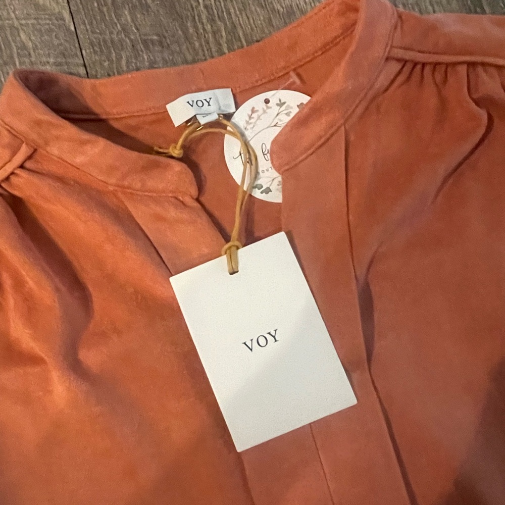 NWT Women’s Boutique Top size Small - Picture 2 of 4